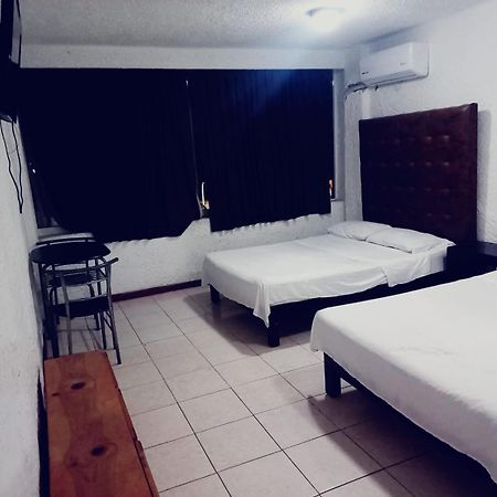 Hotel Acuario أكابولكو الغرفة الصورة