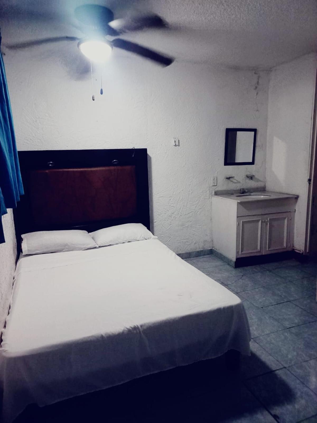 Hotel Acuario أكابولكو الغرفة الصورة